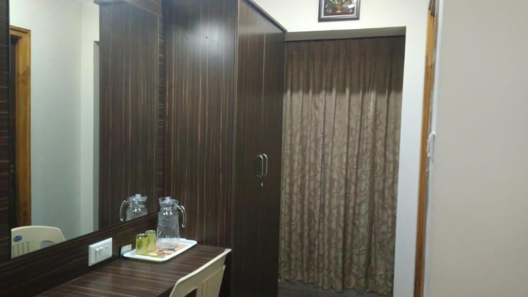 Famous Residency Hotel Tiruchirappalli Exterior foto