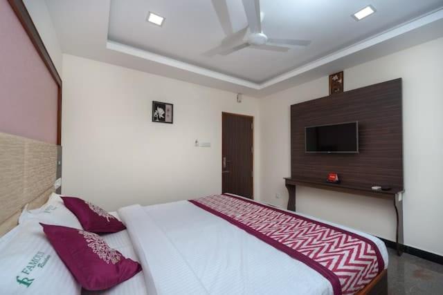Famous Residency Hotel Tiruchirappalli Exterior foto