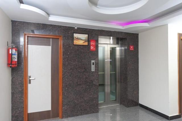 Famous Residency Hotel Tiruchirappalli Exterior foto