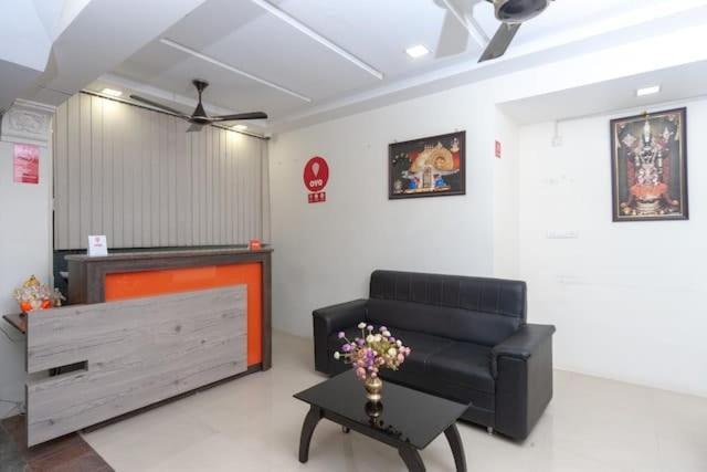 Famous Residency Hotel Tiruchirappalli Exterior foto