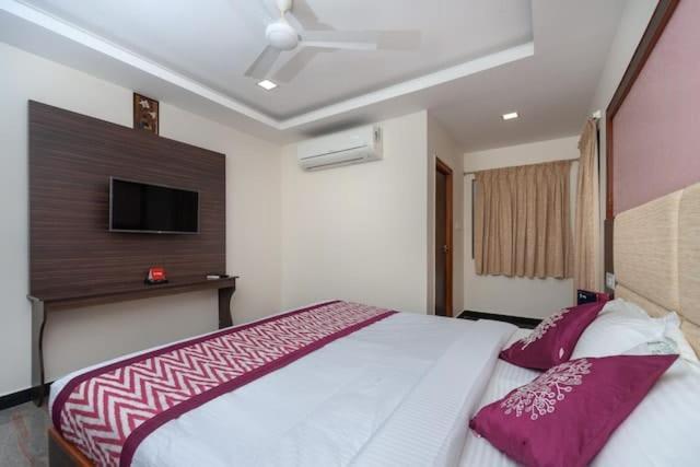 Famous Residency Hotel Tiruchirappalli Exterior foto